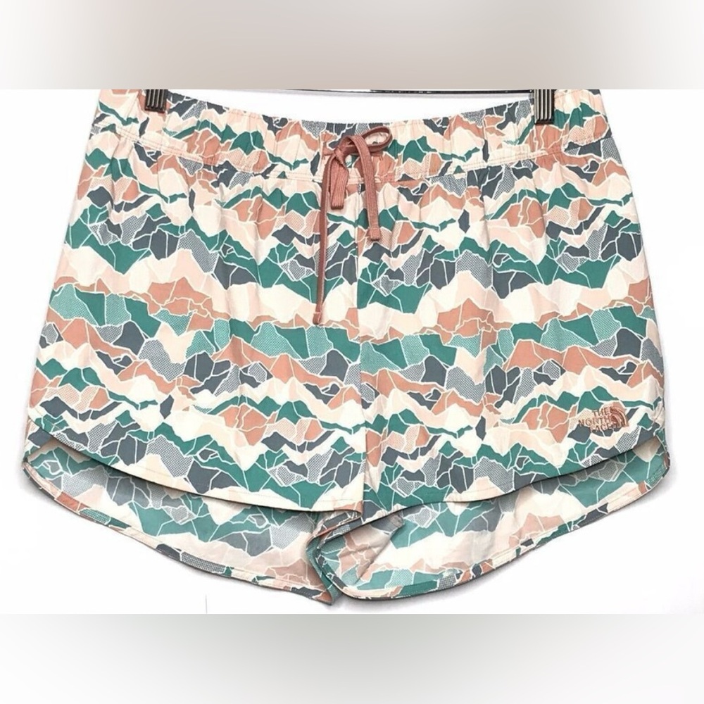 North Face Class V Shorts. Mountain Print. Sz XL.
